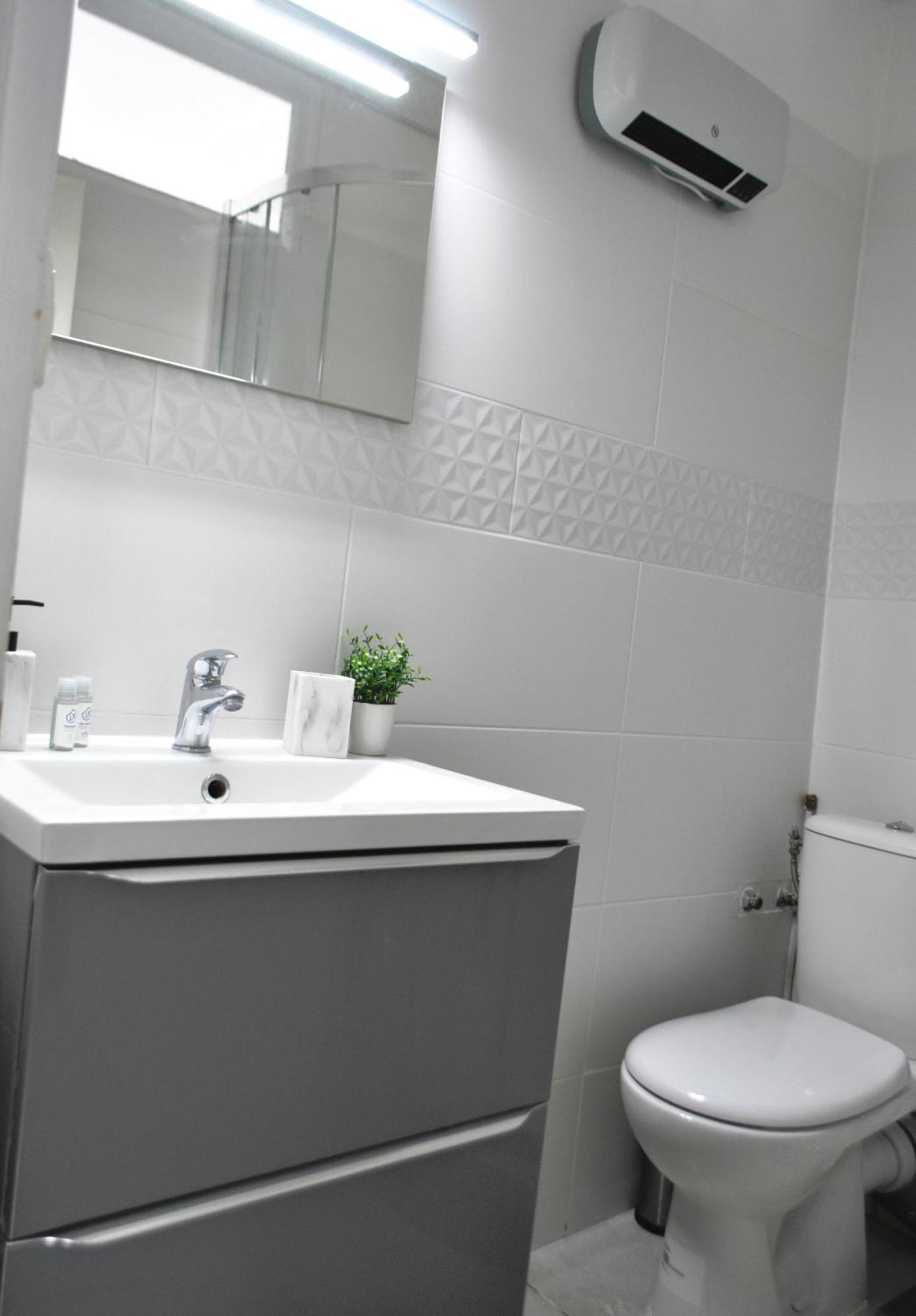 Sejouraixlesbains - Confidence Hyper Centre Calme Appartement *