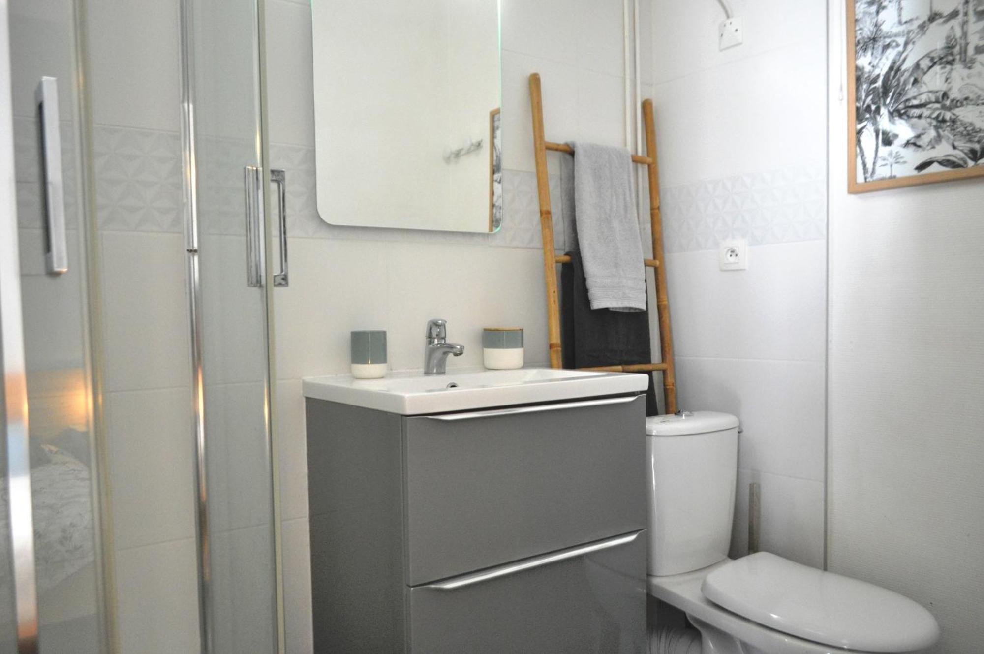 Sejouraixlesbains - Confidence Hyper Centre Calme Appartement *